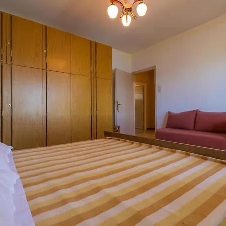 Apartment In 14272
