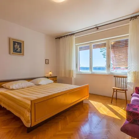 In 14272 Apartment Jadranovo